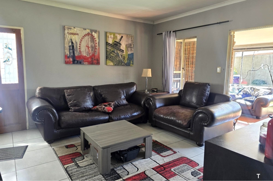 3 Bedroom Property for Sale in Bonaero Park Gauteng