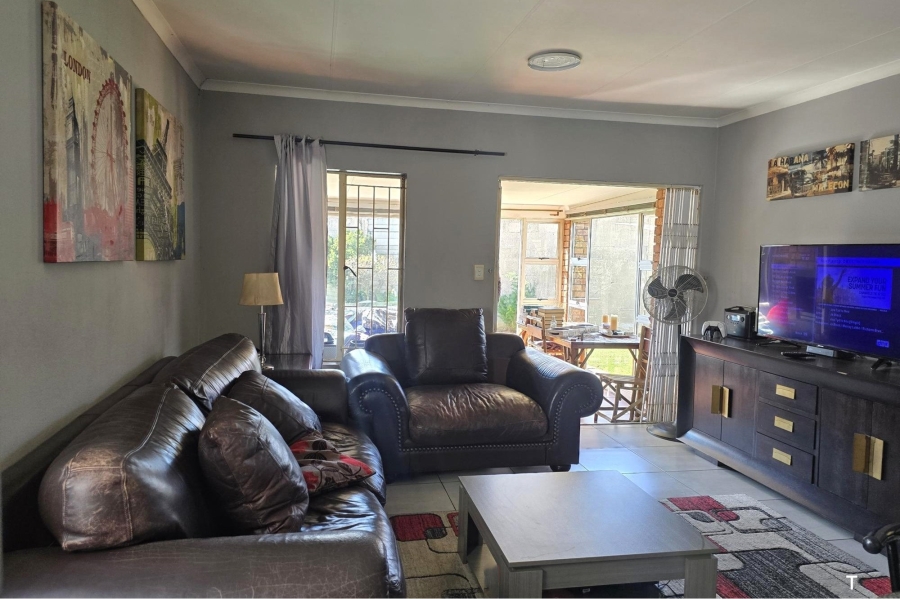 3 Bedroom Property for Sale in Bonaero Park Gauteng