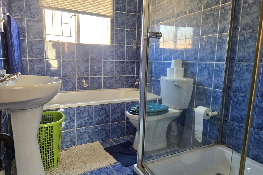 3 Bedroom Property for Sale in Bonaero Park Gauteng