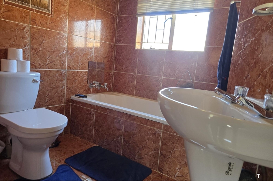 3 Bedroom Property for Sale in Bonaero Park Gauteng