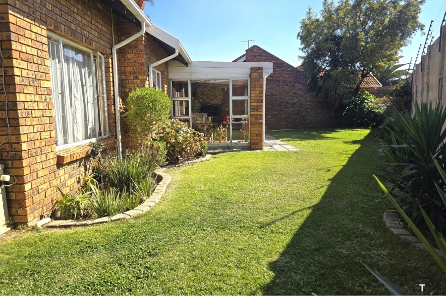 3 Bedroom Property for Sale in Bonaero Park Gauteng