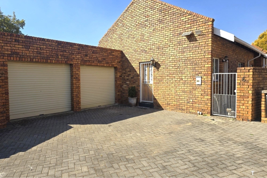 3 Bedroom Property for Sale in Bonaero Park Gauteng