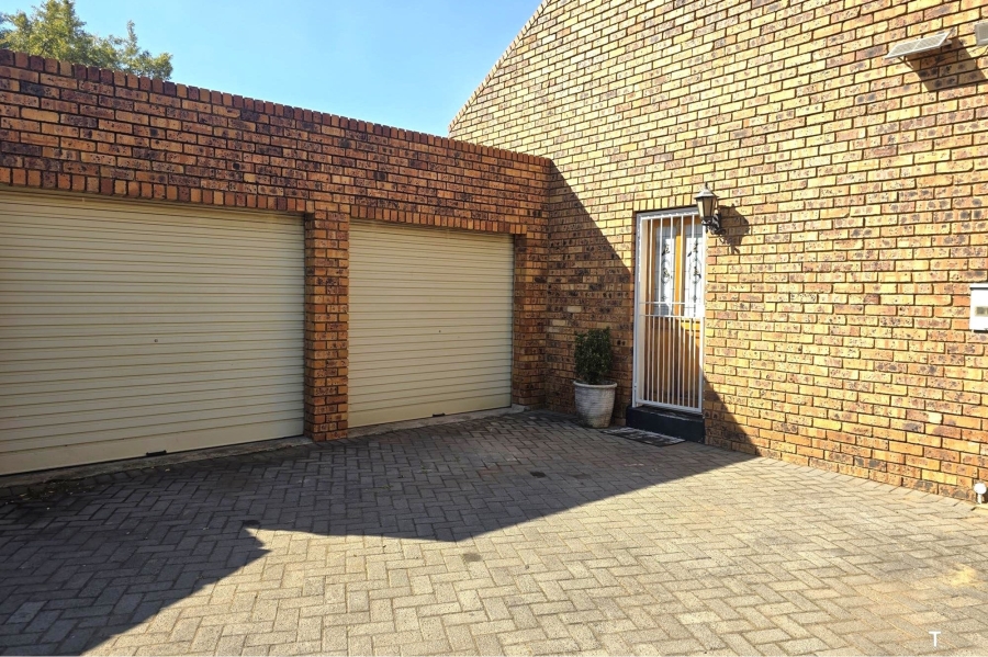 3 Bedroom Property for Sale in Bonaero Park Gauteng