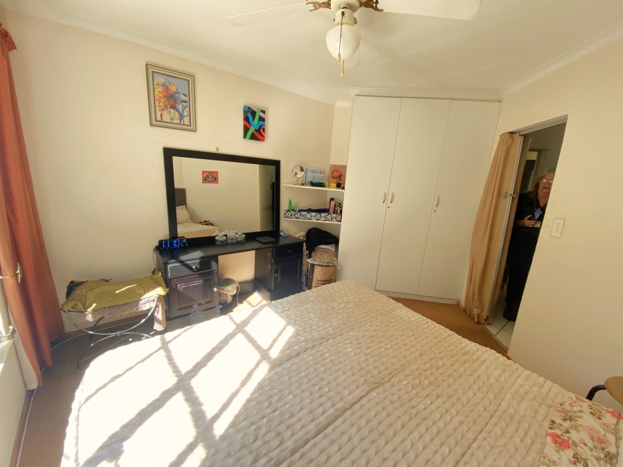 3 Bedroom Property for Sale in Helderkruin Gauteng