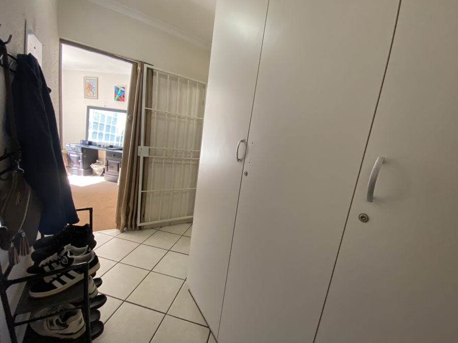 3 Bedroom Property for Sale in Helderkruin Gauteng
