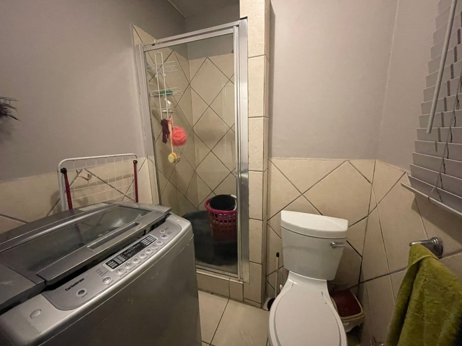 1 Bedroom Property for Sale in Vanderbijlpark CW 5 Gauteng