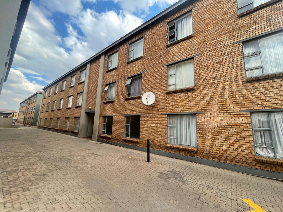 1 Bedroom Property for Sale in Vanderbijlpark CW 5 Gauteng