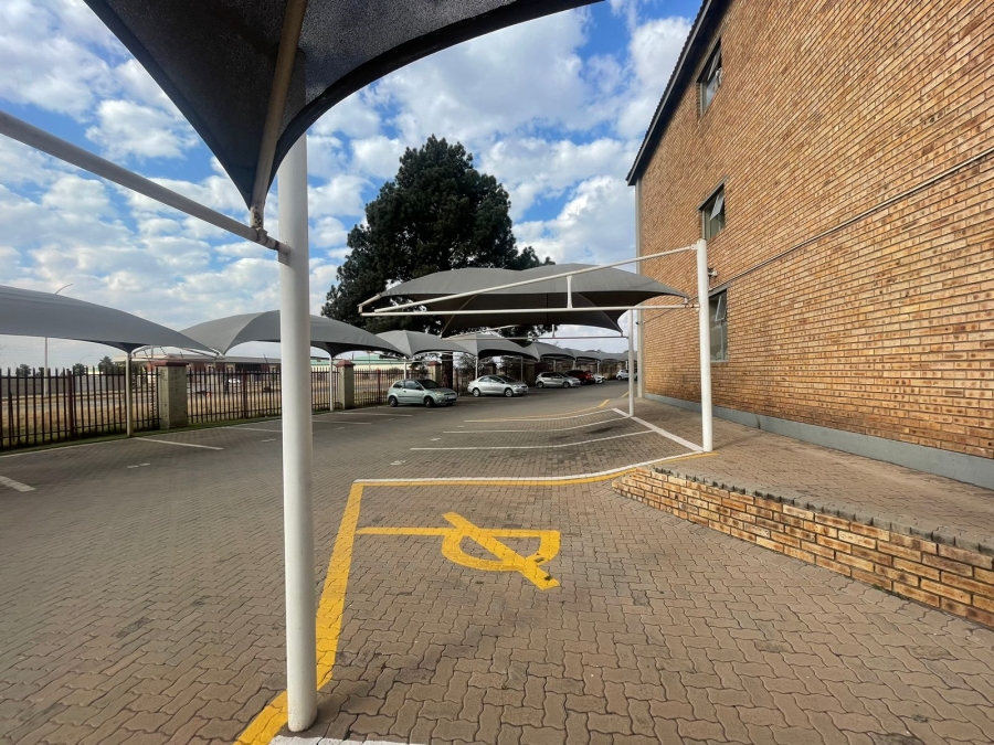 1 Bedroom Property for Sale in Vanderbijlpark CW 5 Gauteng