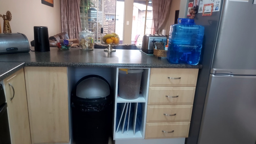2 Bedroom Property for Sale in Equestria Gauteng