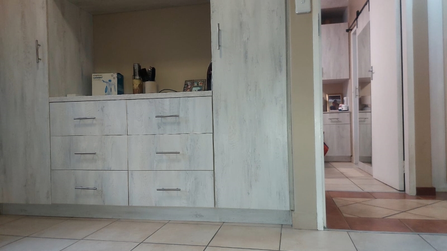 2 Bedroom Property for Sale in Equestria Gauteng