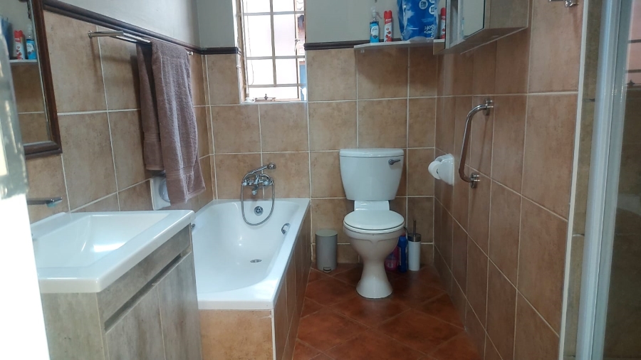 2 Bedroom Property for Sale in Equestria Gauteng
