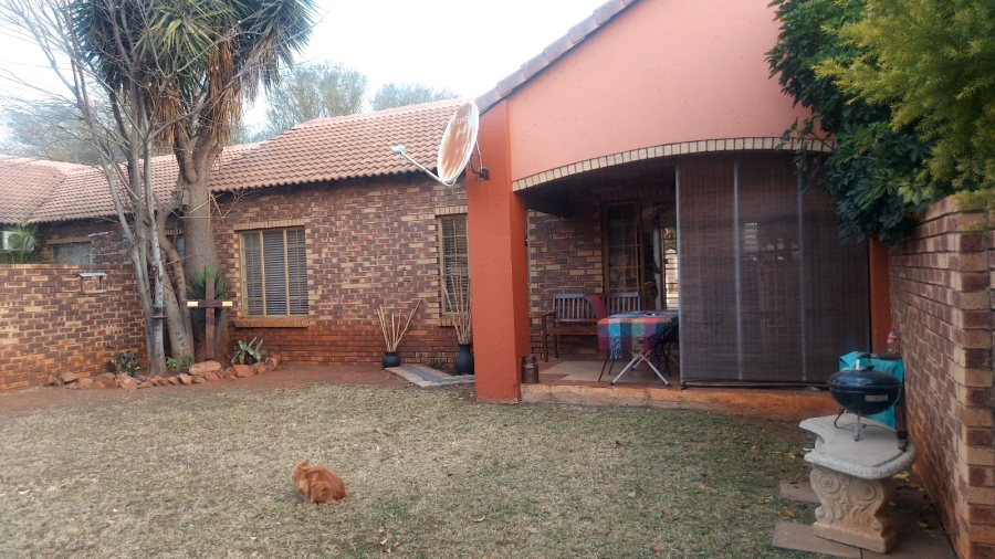2 Bedroom Property for Sale in Equestria Gauteng