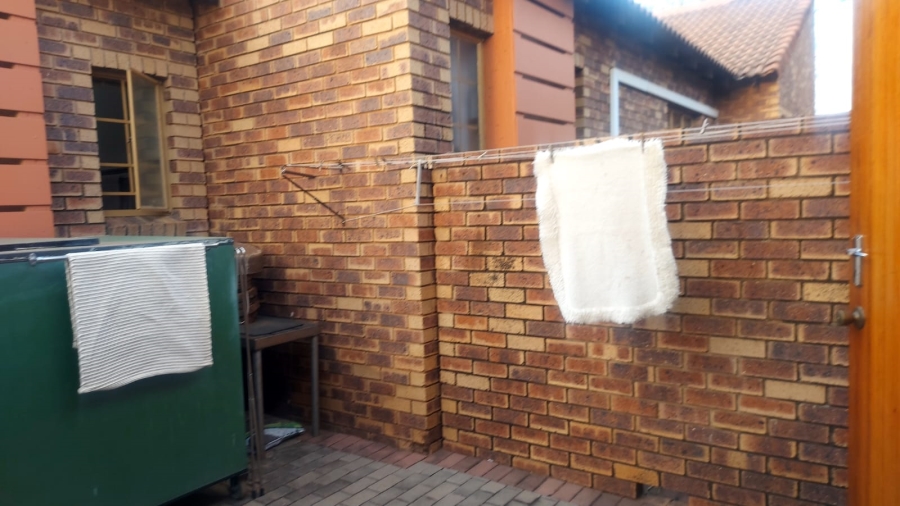 2 Bedroom Property for Sale in Equestria Gauteng