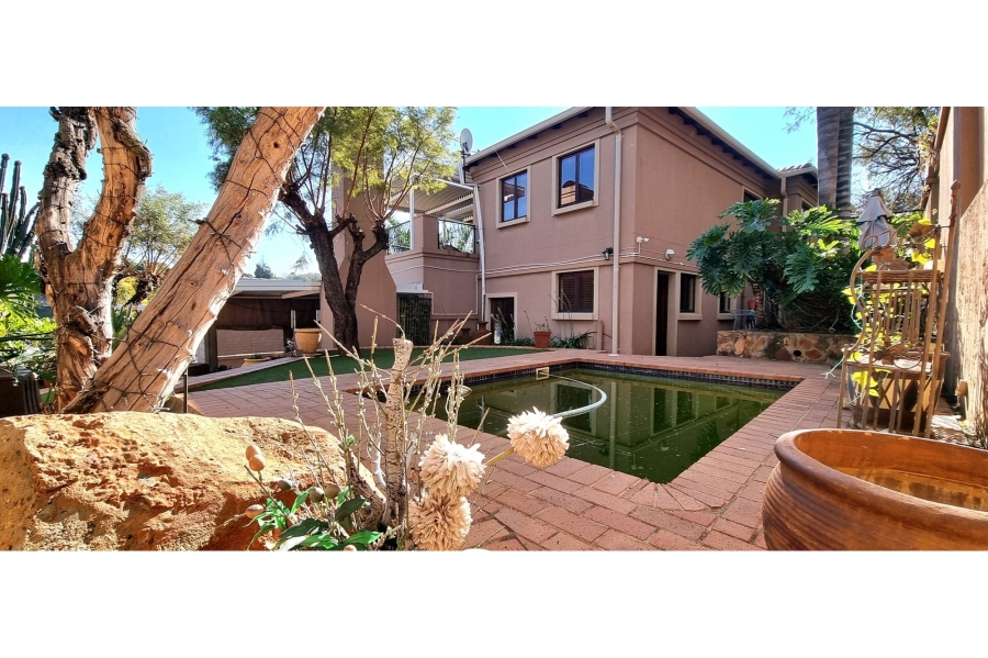 To Let 3 Bedroom Property for Rent in Mulbarton Gauteng