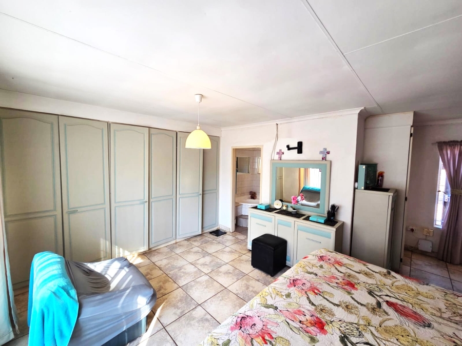 3 Bedroom Property for Sale in Hesteapark Gauteng