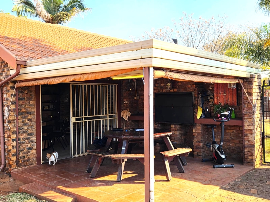 3 Bedroom Property for Sale in Hesteapark Gauteng
