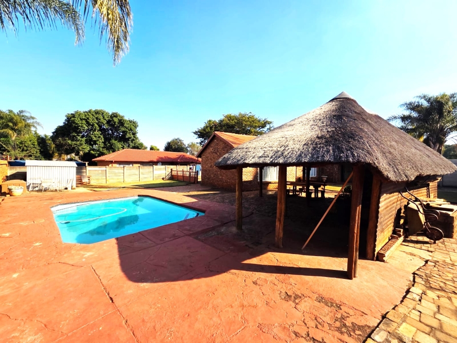 3 Bedroom Property for Sale in Hesteapark Gauteng