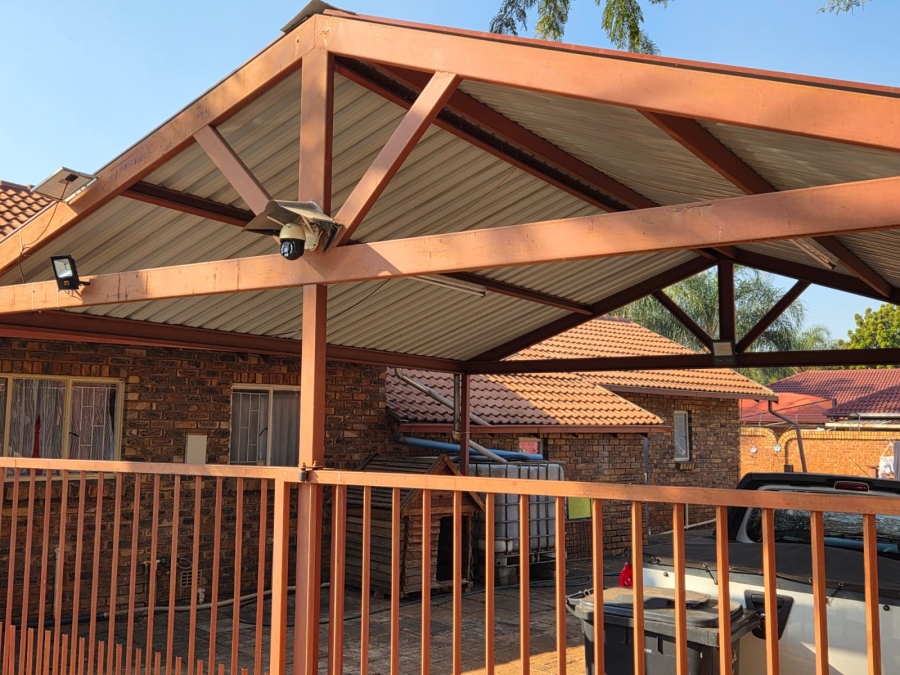 3 Bedroom Property for Sale in Hesteapark Gauteng