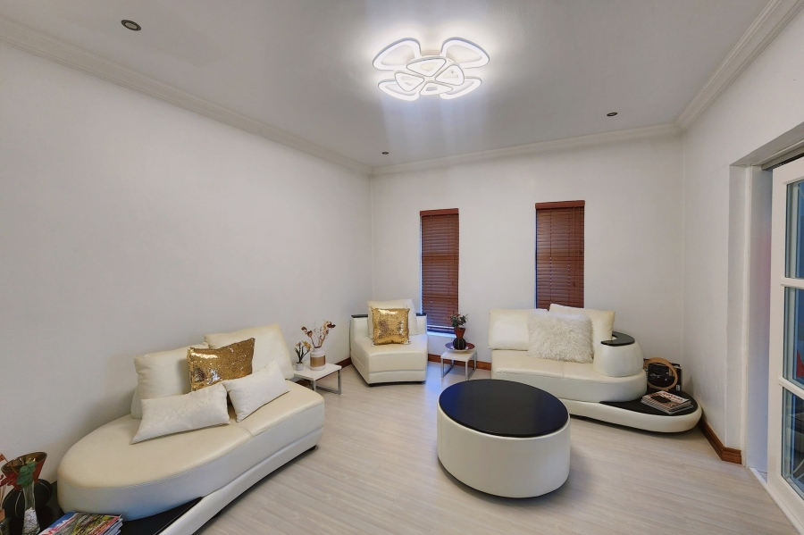 6 Bedroom Property for Sale in Brooklands Lifestyle Estate Gauteng
