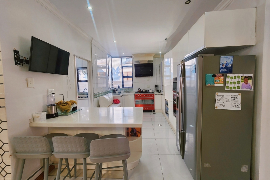 6 Bedroom Property for Sale in Brooklands Lifestyle Estate Gauteng