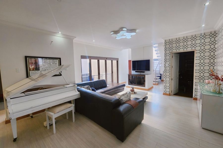 6 Bedroom Property for Sale in Brooklands Lifestyle Estate Gauteng