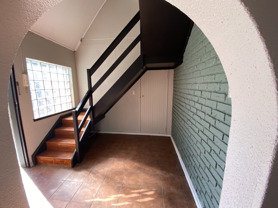 6 Bedroom Property for Sale in Freeway Park Gauteng