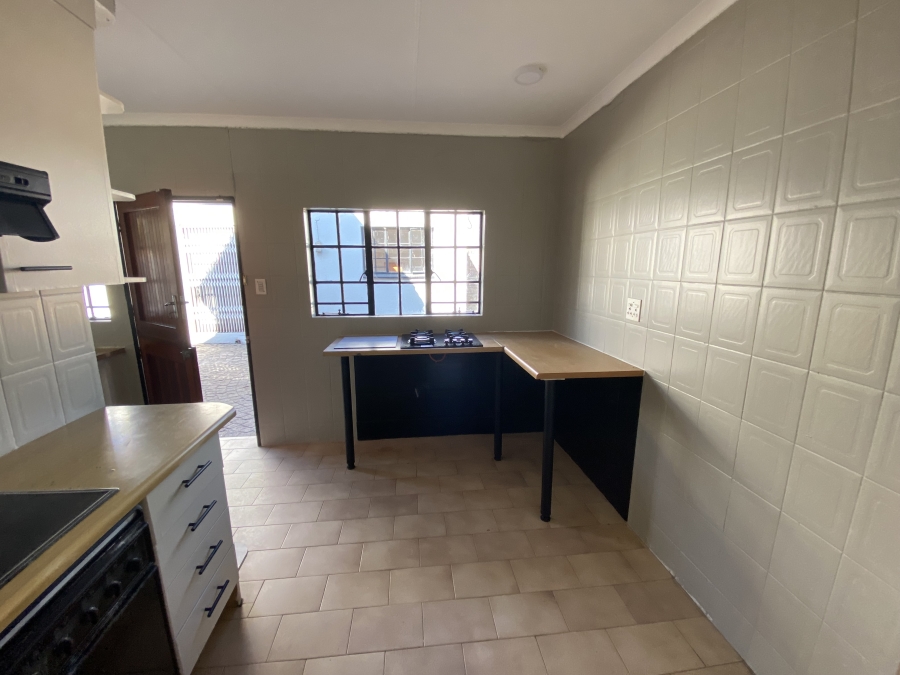 6 Bedroom Property for Sale in Freeway Park Gauteng