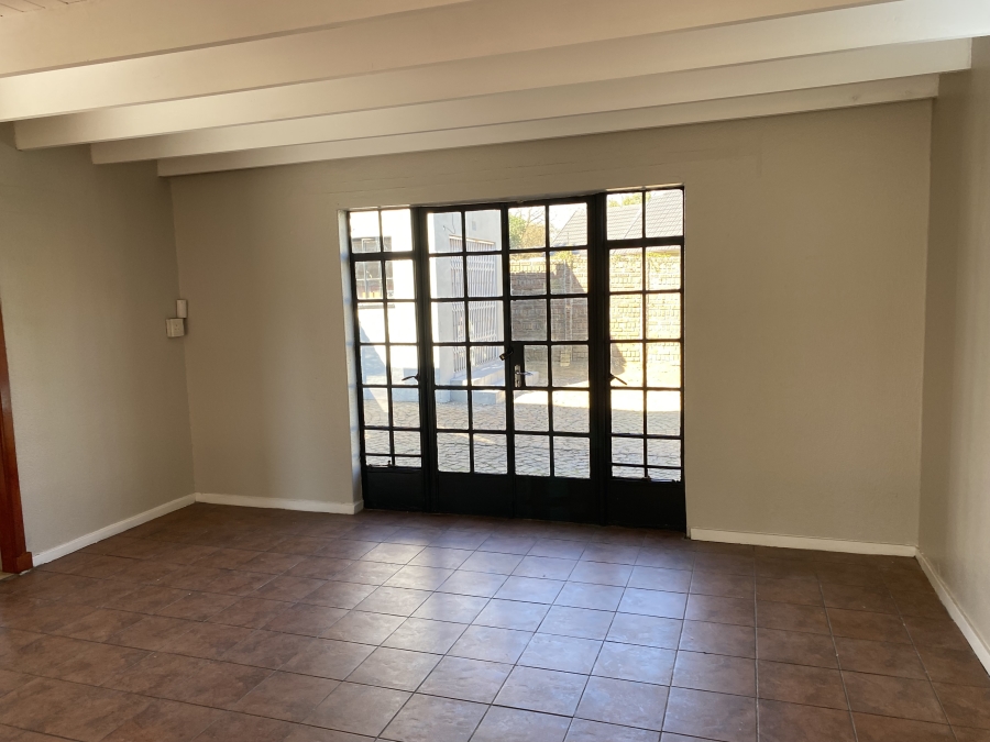 6 Bedroom Property for Sale in Freeway Park Gauteng