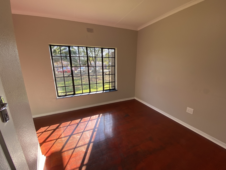 6 Bedroom Property for Sale in Freeway Park Gauteng