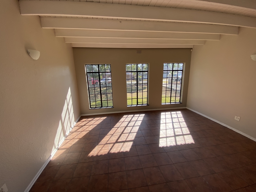 6 Bedroom Property for Sale in Freeway Park Gauteng