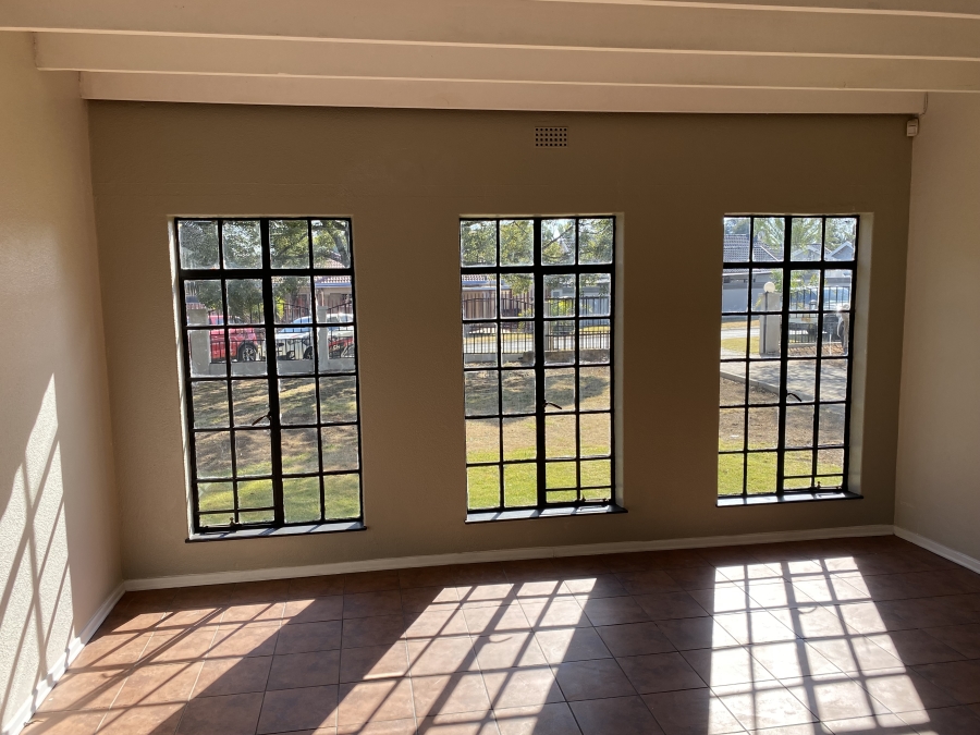 6 Bedroom Property for Sale in Freeway Park Gauteng