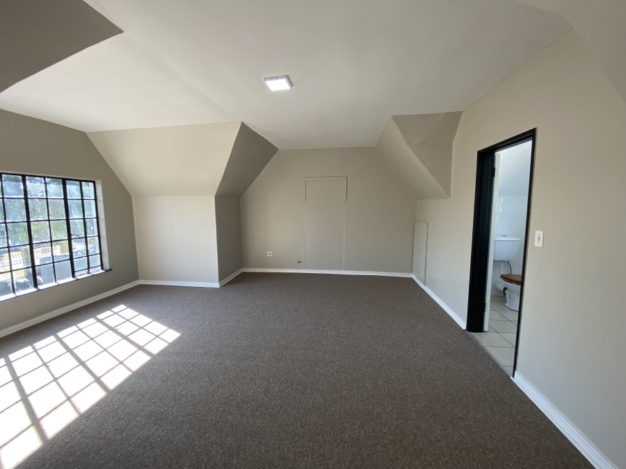 6 Bedroom Property for Sale in Freeway Park Gauteng