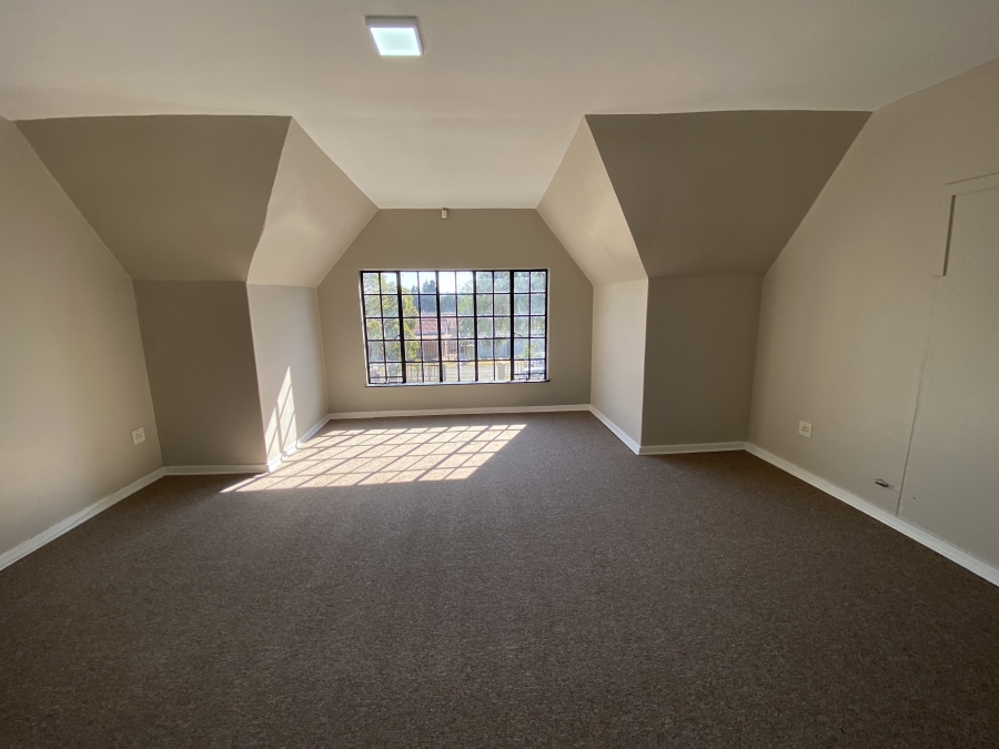6 Bedroom Property for Sale in Freeway Park Gauteng