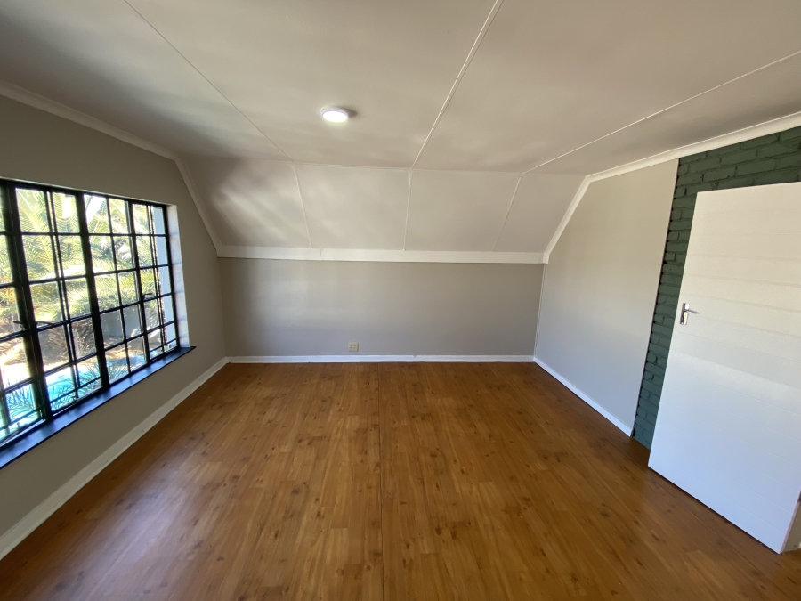6 Bedroom Property for Sale in Freeway Park Gauteng