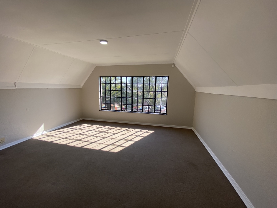 6 Bedroom Property for Sale in Freeway Park Gauteng
