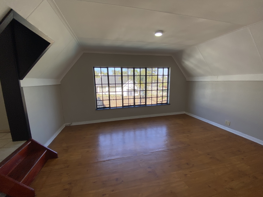6 Bedroom Property for Sale in Freeway Park Gauteng