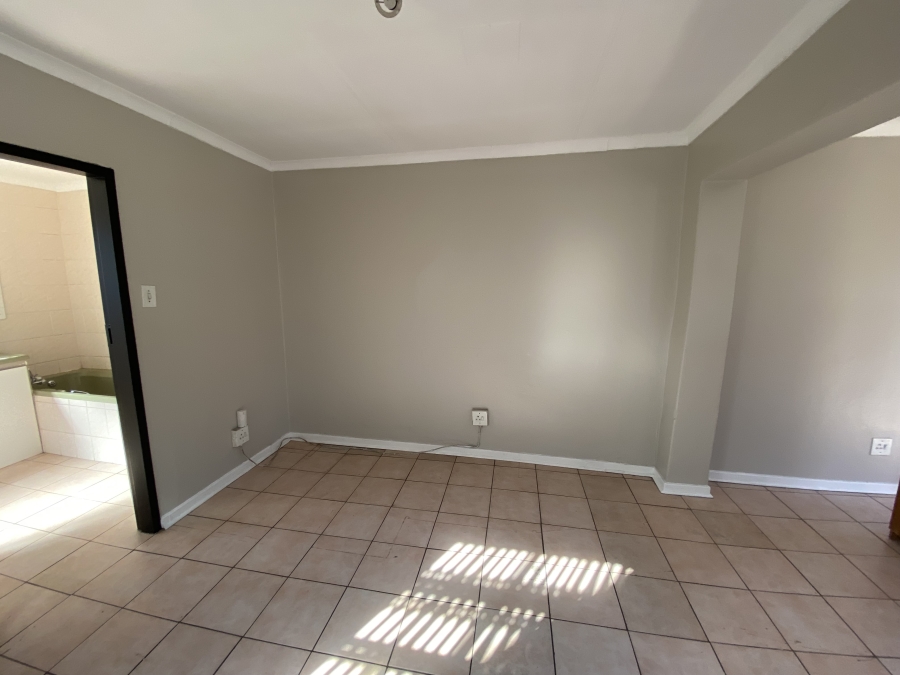 6 Bedroom Property for Sale in Freeway Park Gauteng