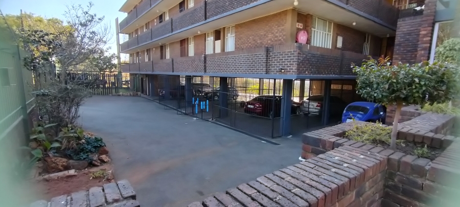 1 Bedroom Property for Sale in Honeyhills Gauteng