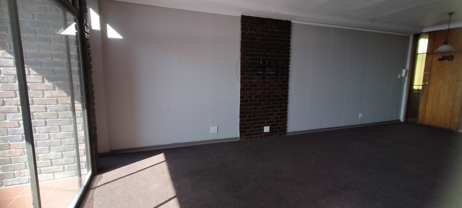 1 Bedroom Property for Sale in Honeyhills Gauteng