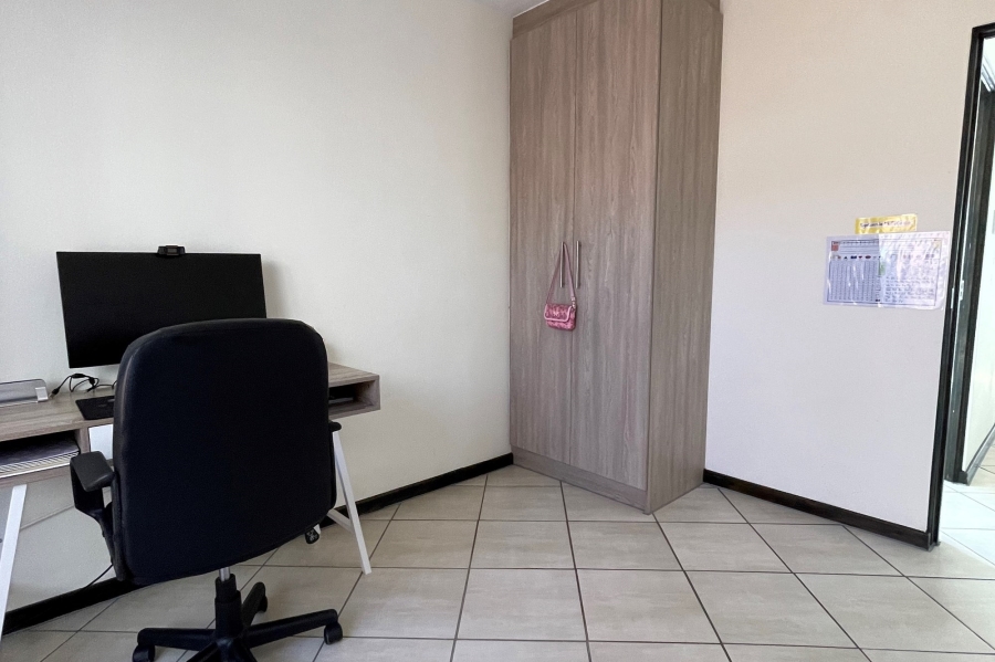 2 Bedroom Property for Sale in The Reeds Gauteng