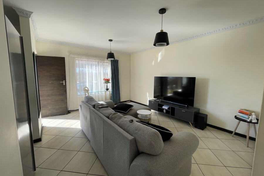 2 Bedroom Property for Sale in The Reeds Gauteng
