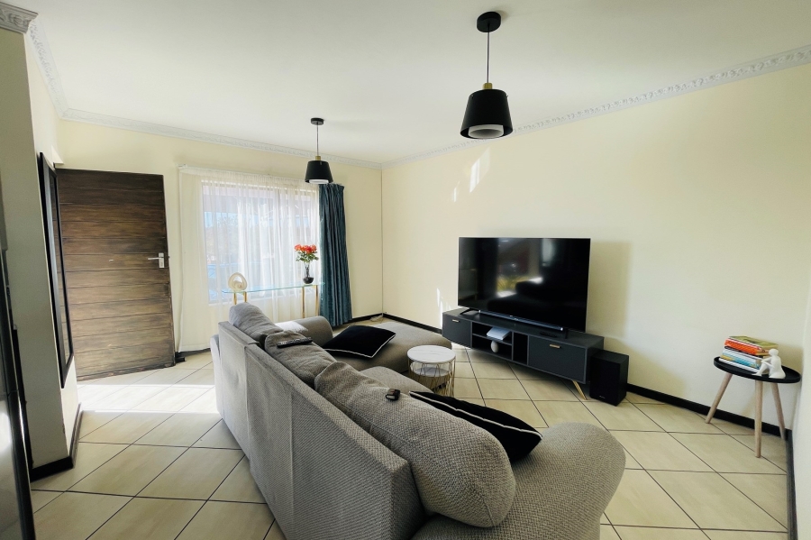 2 Bedroom Property for Sale in The Reeds Gauteng
