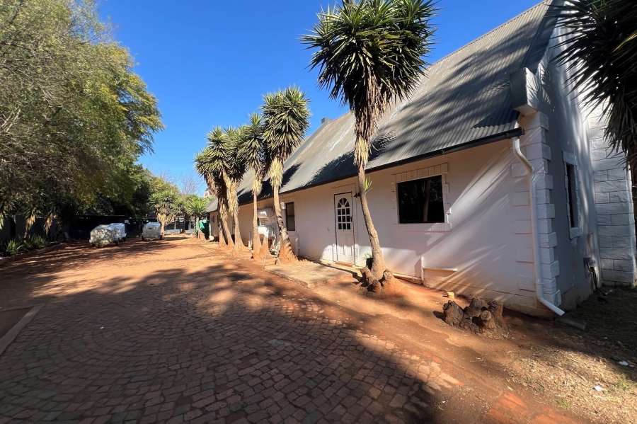 16 Bedroom Property for Sale in Glen Austin Gauteng