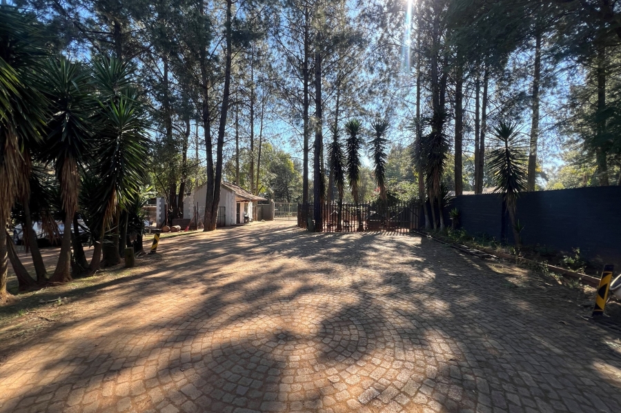 16 Bedroom Property for Sale in Glen Austin Gauteng