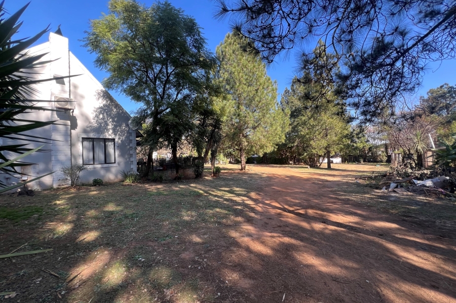 16 Bedroom Property for Sale in Glen Austin Gauteng