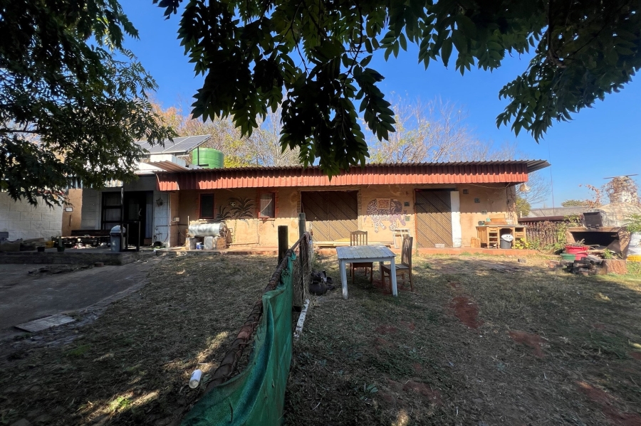 16 Bedroom Property for Sale in Glen Austin Gauteng