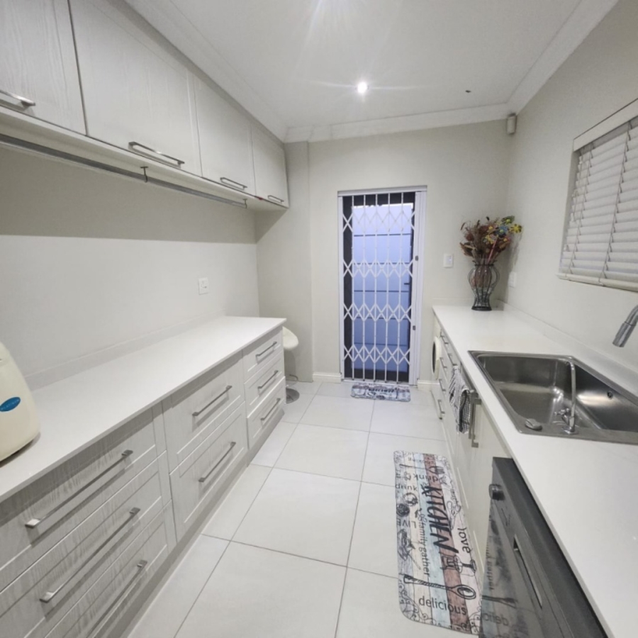 5 Bedroom Property for Sale in Brentwood Park Gauteng
