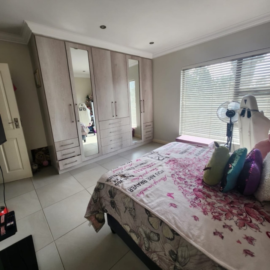 5 Bedroom Property for Sale in Brentwood Park Gauteng