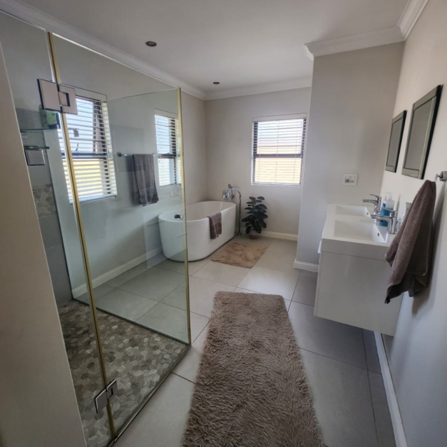 5 Bedroom Property for Sale in Brentwood Park Gauteng
