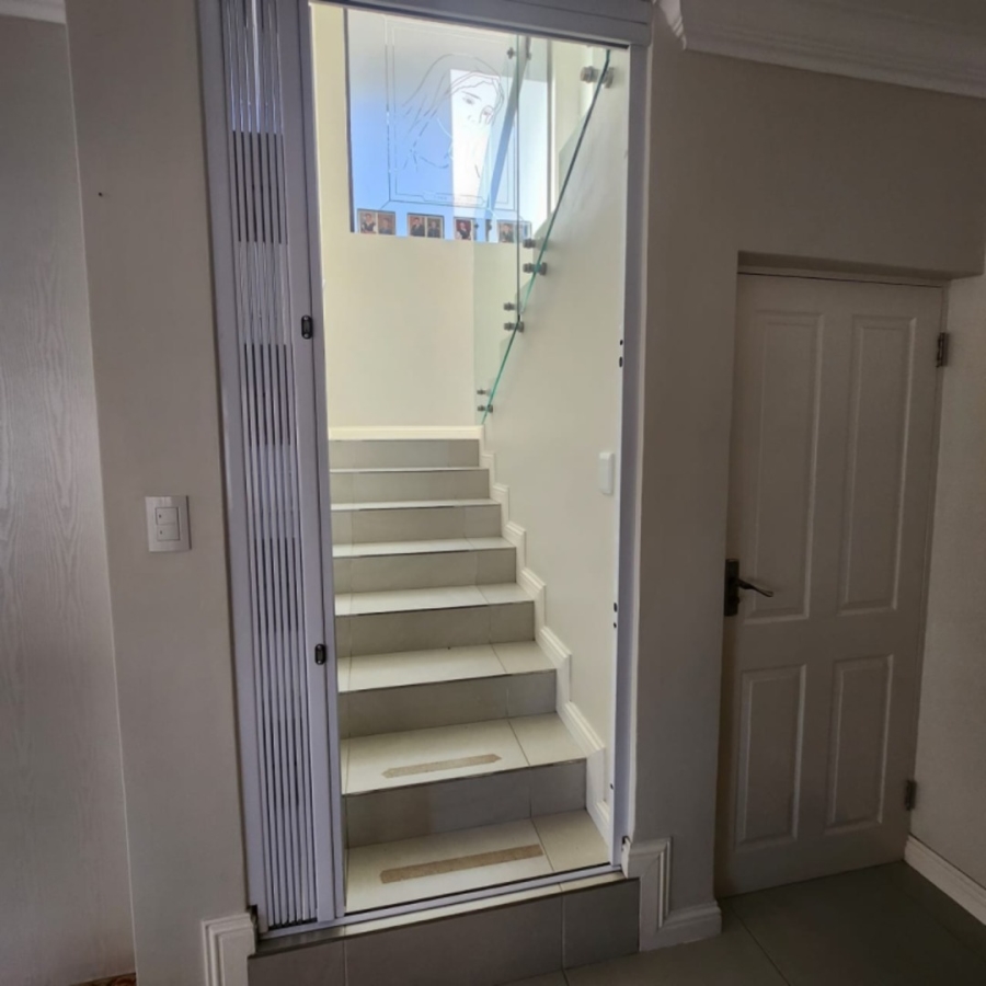 5 Bedroom Property for Sale in Brentwood Park Gauteng